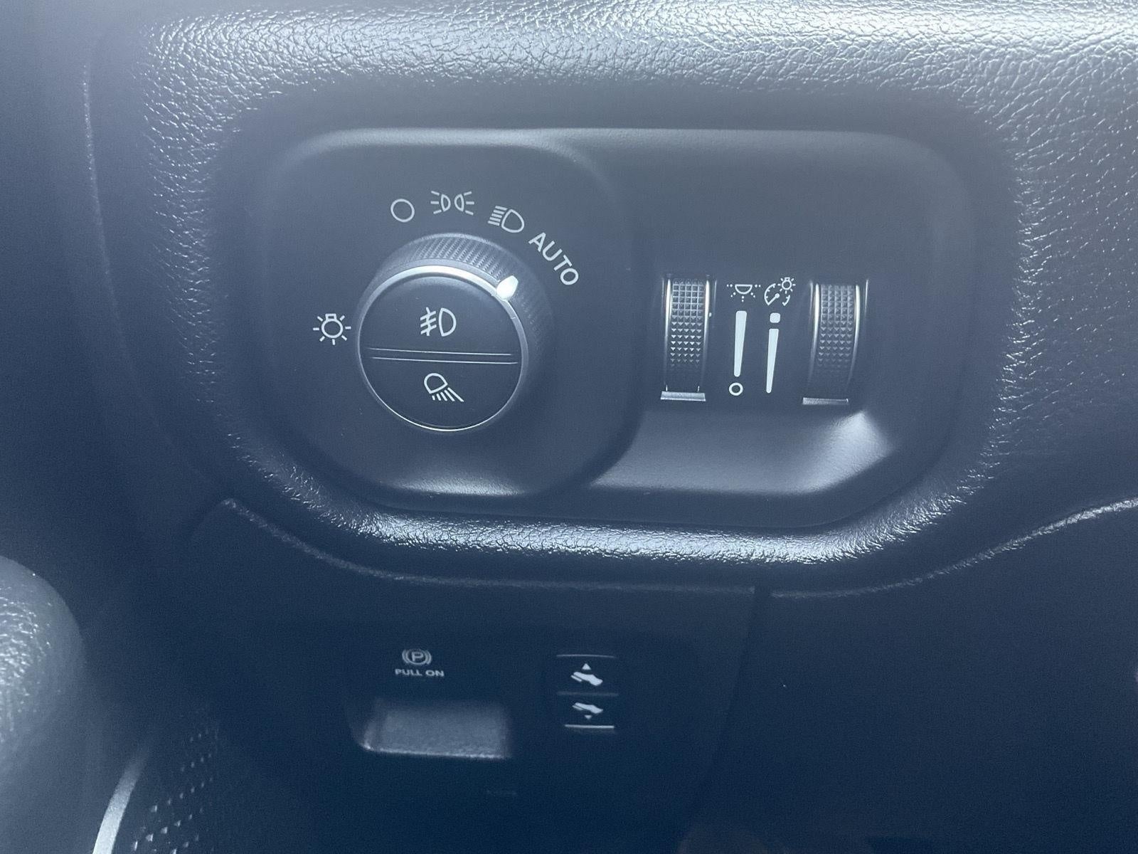 2019 RAM 1500 Big Horn/Lone Star Crew Cab 4x4 5'7' Box