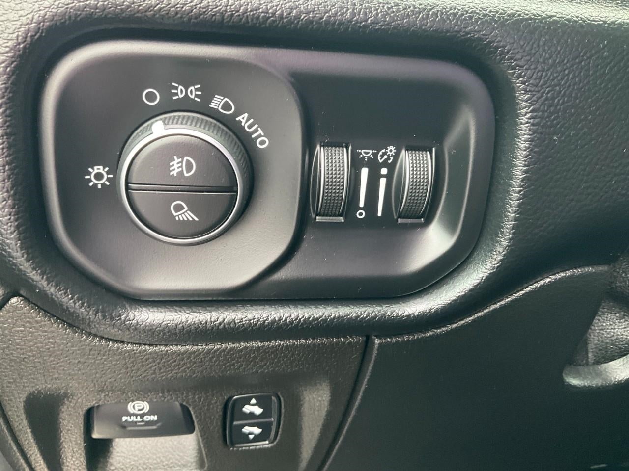 2019 RAM 1500 Big Horn/Lone Star Crew Cab 4x4 5'7' Box