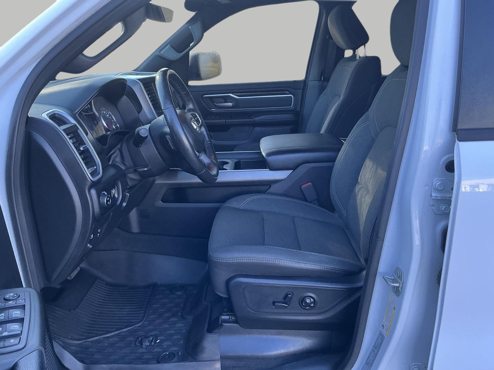 2020 RAM 1500 Big Horn Crew Cab 4x4 5'7' Box