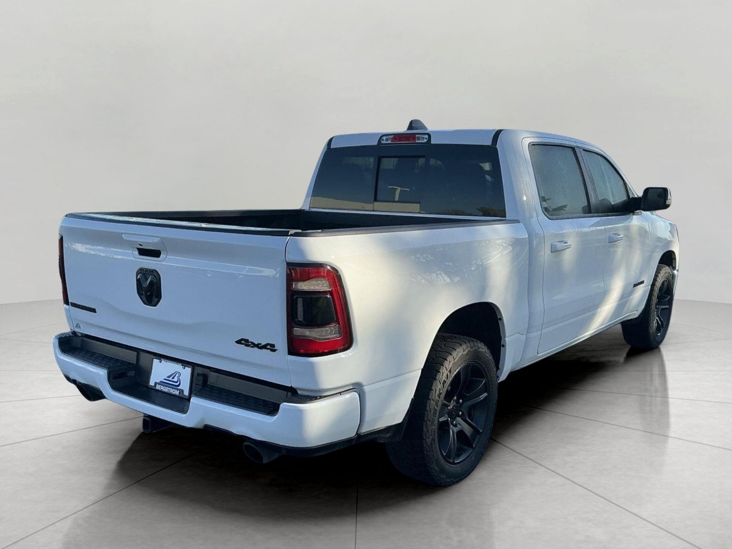 2020 RAM 1500 Big Horn Crew Cab 4x4 5'7' Box