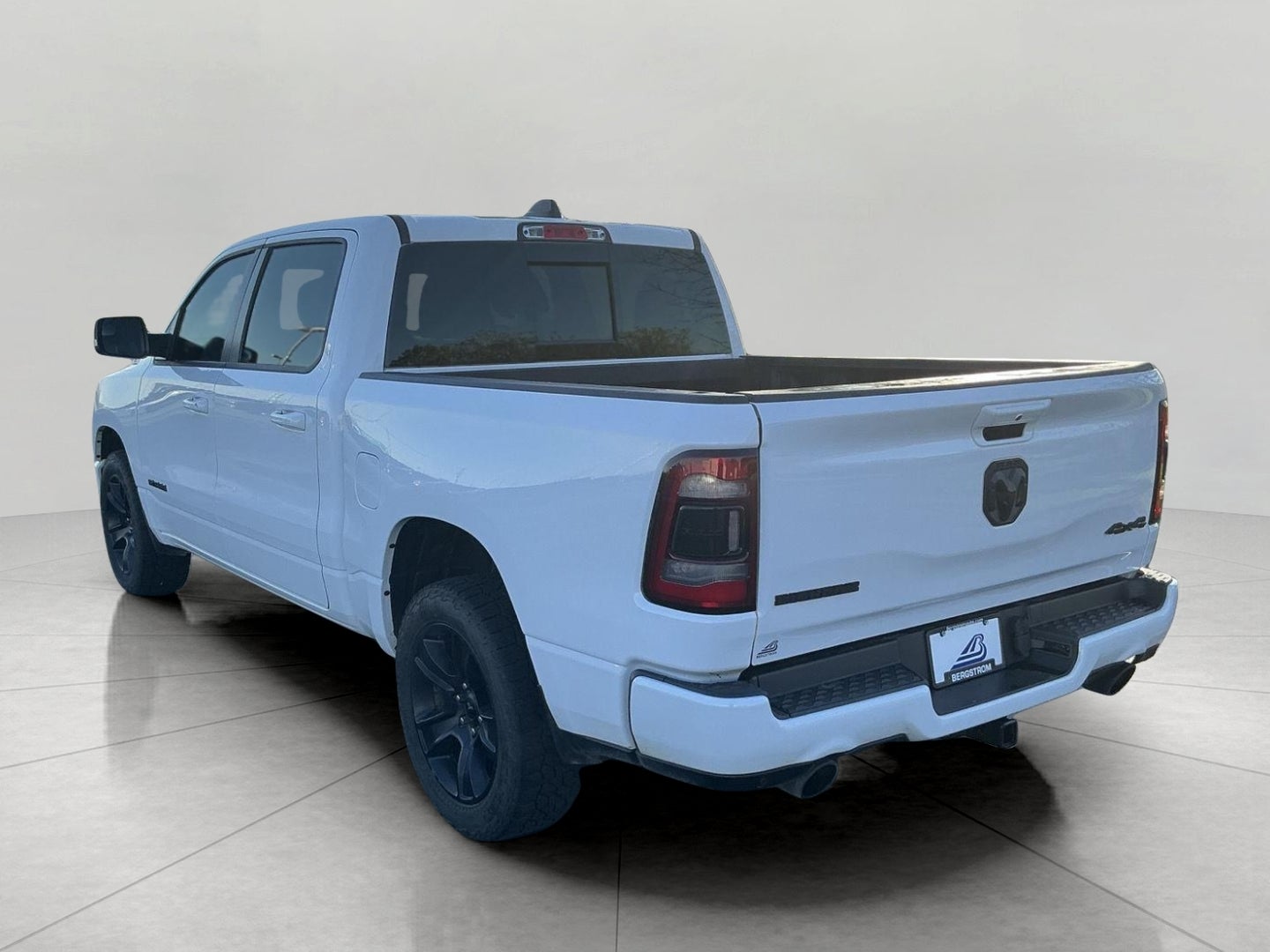 2020 RAM 1500 Big Horn Crew Cab 4x4 5'7' Box