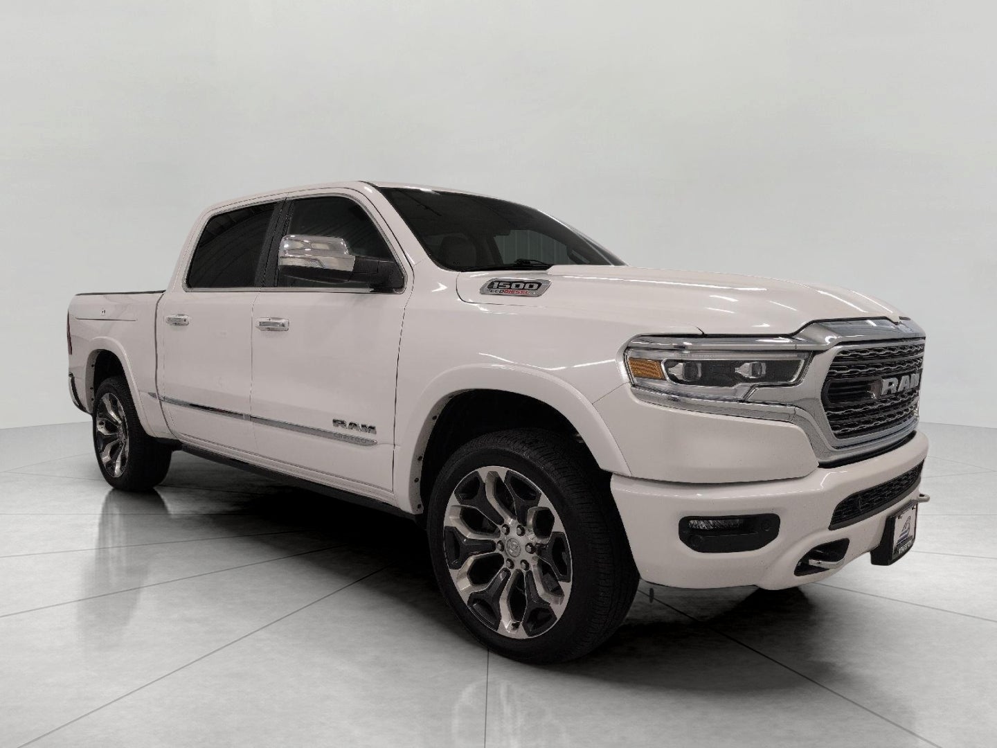 2022 RAM 1500 Limited 4x4 Crew Cab 5'7 Box