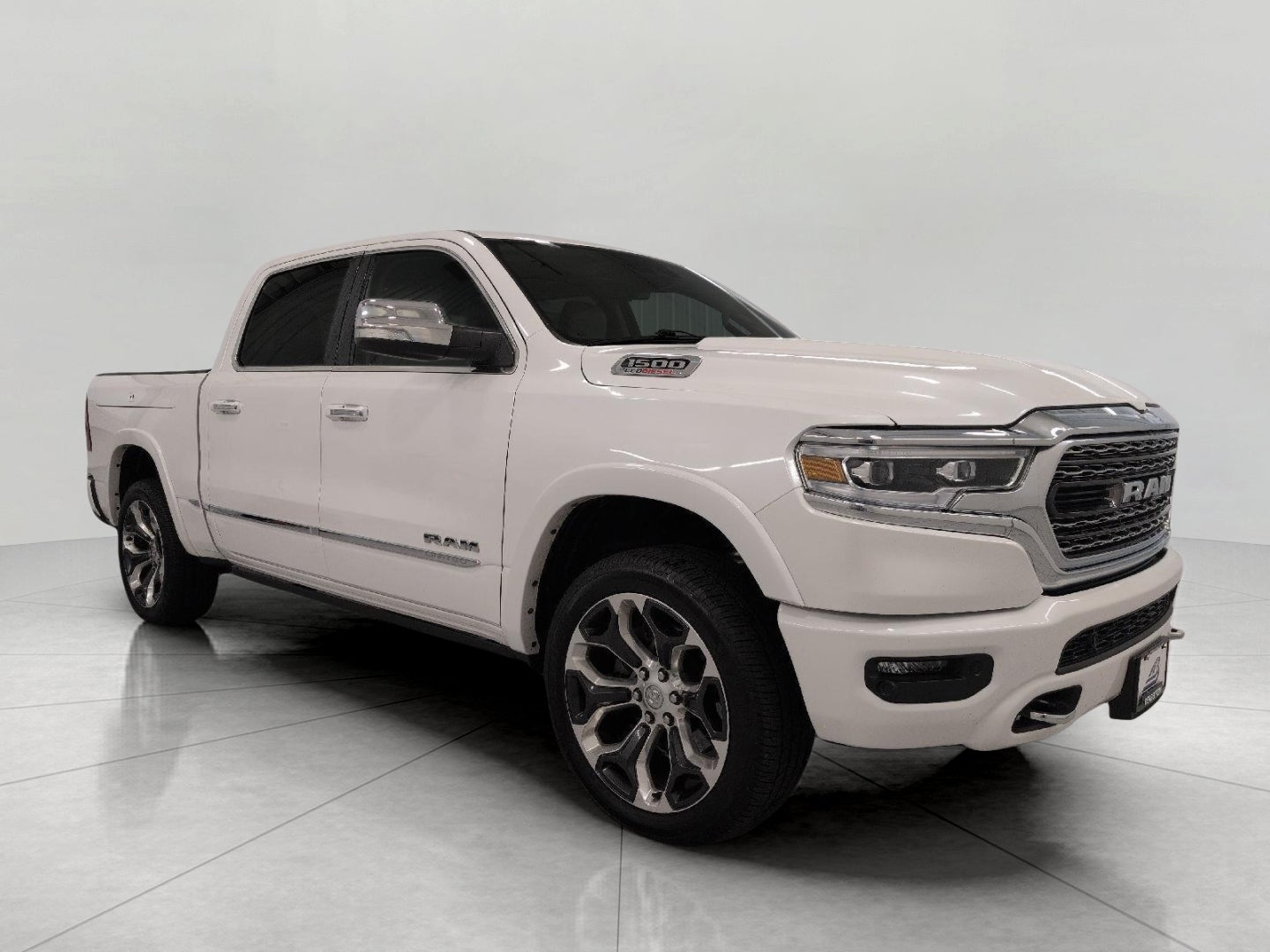 2022 RAM 1500 Limited Crew Cab 4x4 5'7' Box