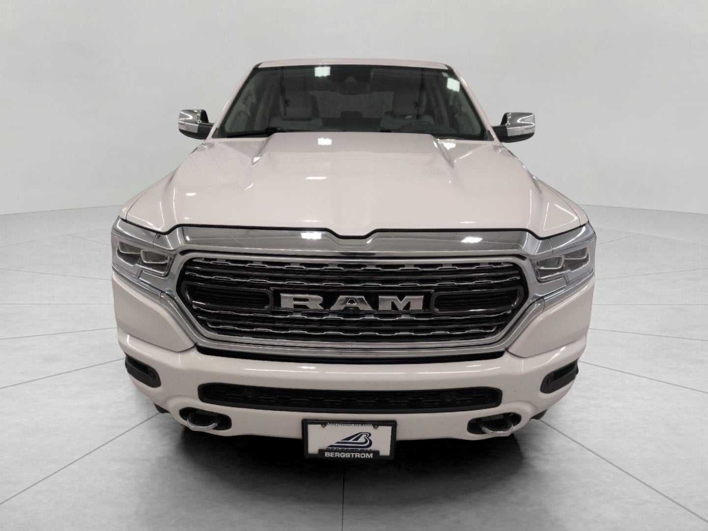 2022 RAM 1500 Limited Crew Cab 4x4 5'7' Box