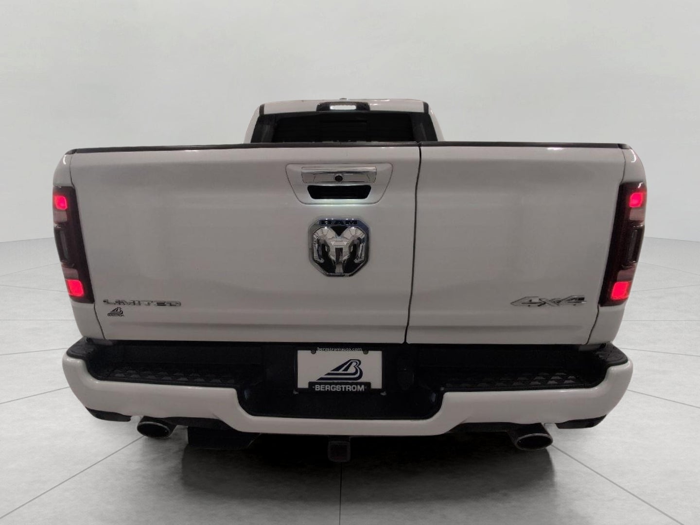2022 RAM 1500 Limited 4x4 Crew Cab 5'7 Box
