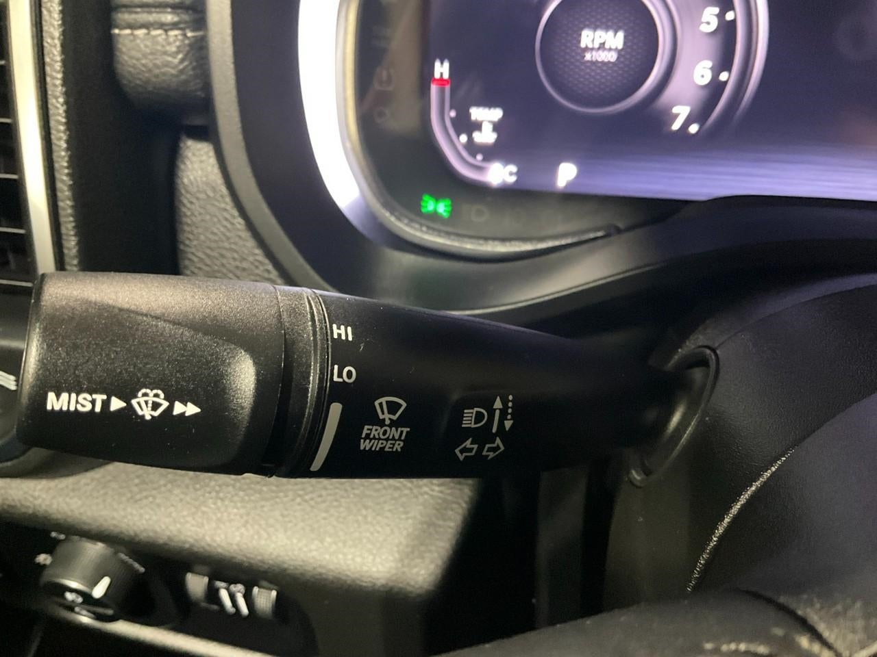 2024 RAM 1500 Laramie Crew Cab 4x4 5'7' Box