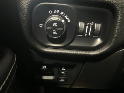 2024 RAM 1500 Laramie Crew Cab 4x4 5'7' Box