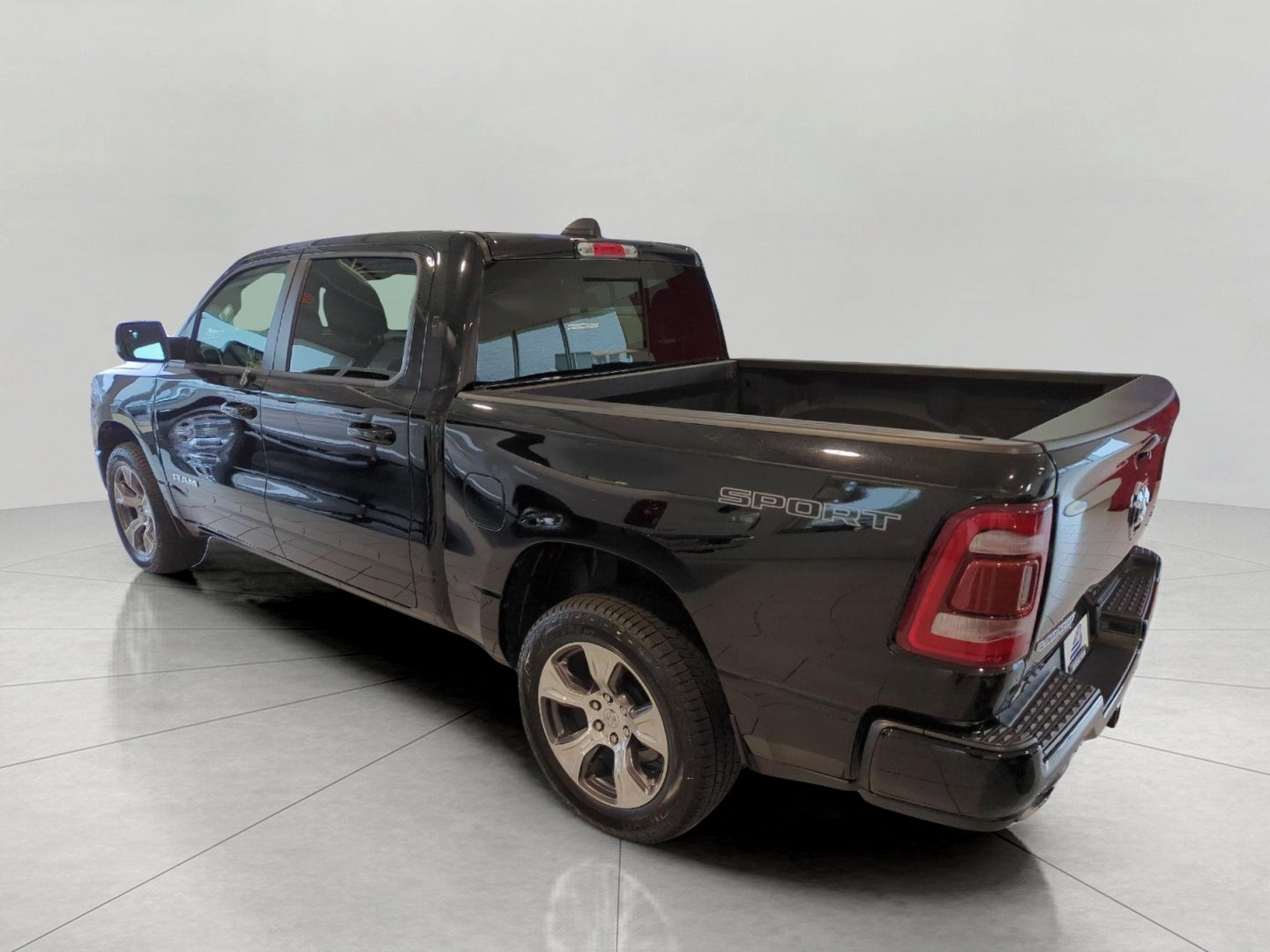 2023 RAM 1500 Laramie Crew Cab 4x4 5'7' Box
