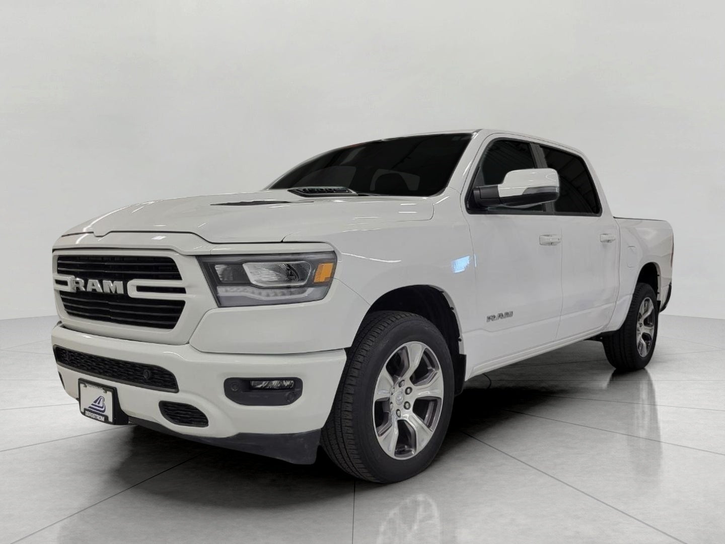 2023 RAM 1500 Laramie Crew Cab 4x4 5'7' Box