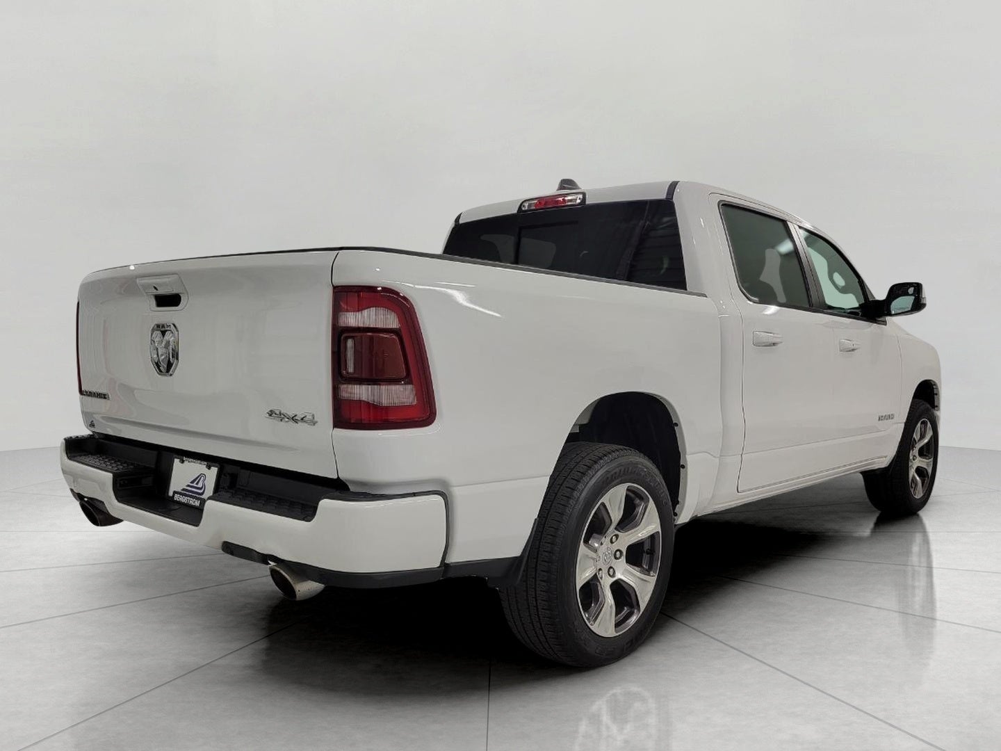 2023 RAM 1500 Laramie Crew Cab 4x4 5'7' Box