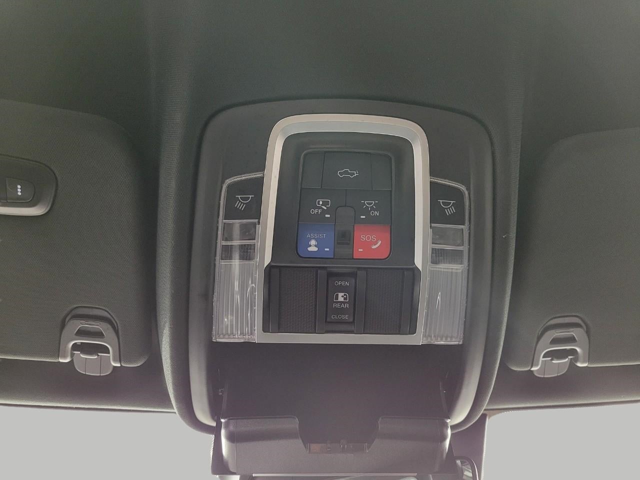 2023 RAM 1500 Laramie Crew Cab 4x4 5'7' Box