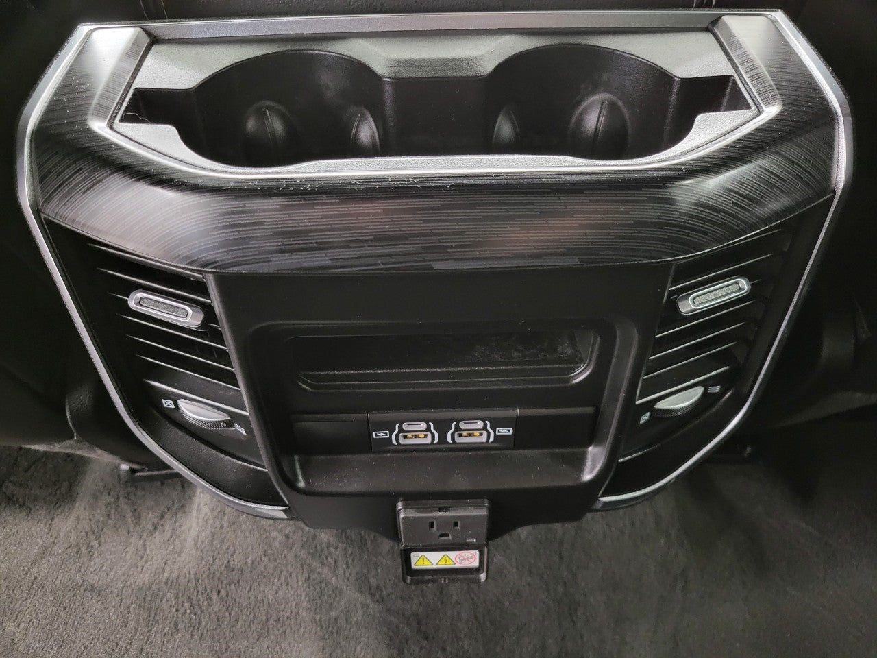 2023 RAM 1500 Laramie Crew Cab 4x4 5'7' Box