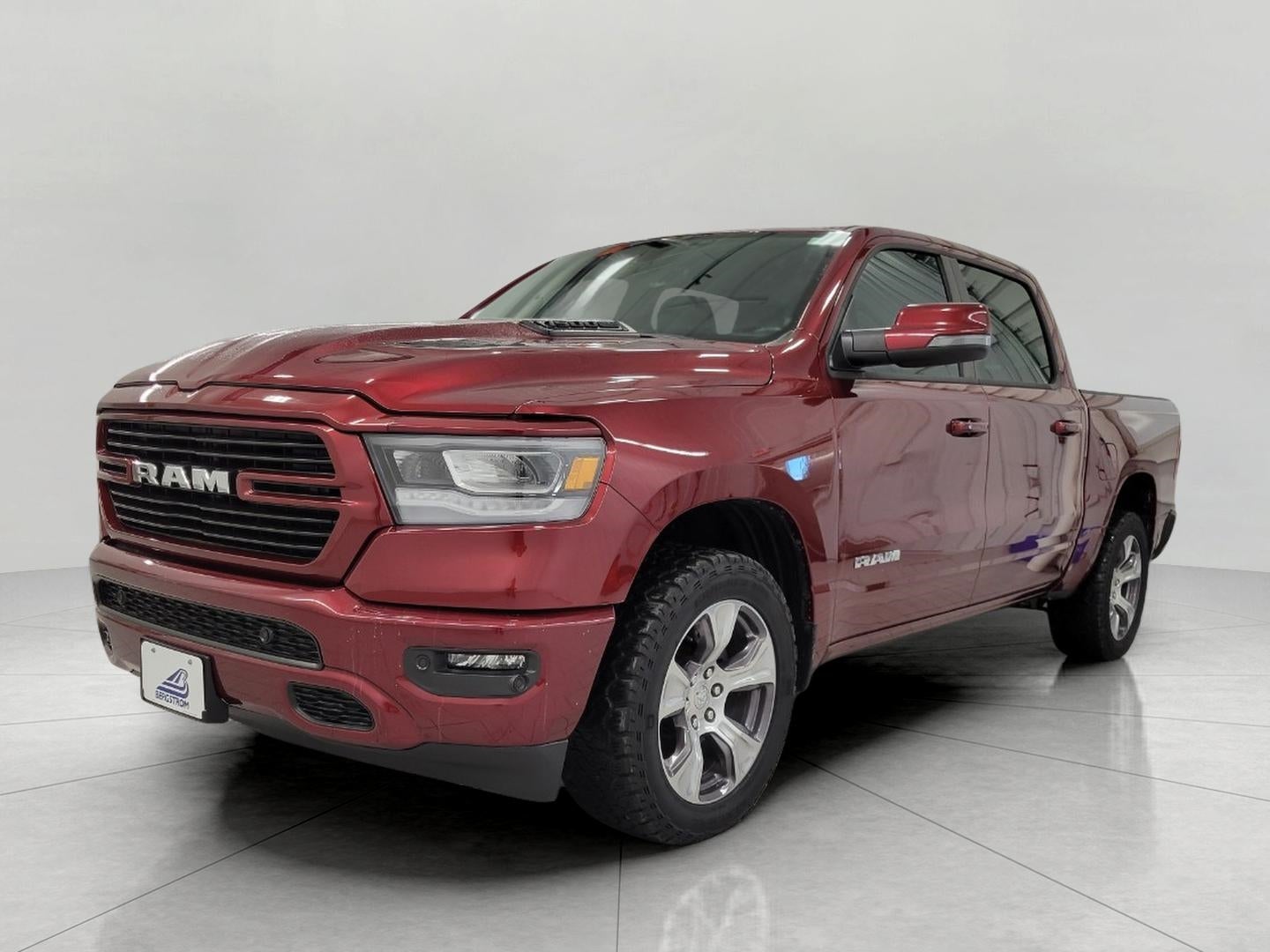 2023 RAM 1500 Laramie Crew Cab 4x4 5'7' Box