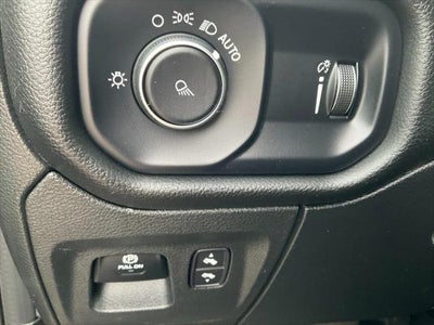 2023 RAM 1500 Laramie Crew Cab 4x4 5'7' Box