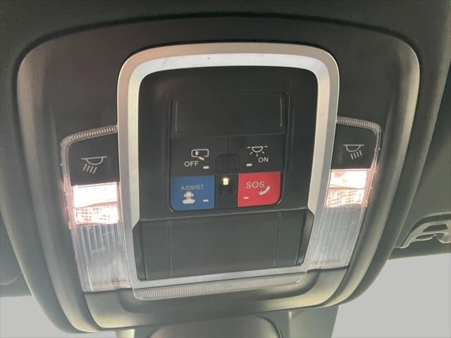 2023 RAM 1500 Laramie Crew Cab 4x4 5'7' Box