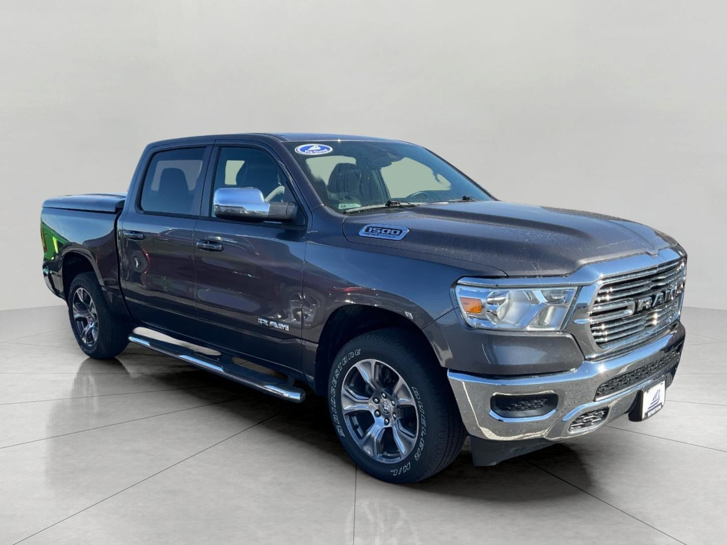 2023 RAM 1500 Laramie Crew Cab 4x4 5'7' Box