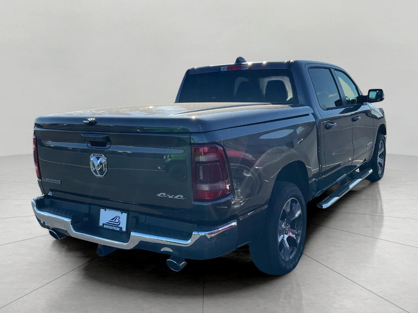 2023 RAM 1500 Laramie Crew Cab 4x4 5'7' Box