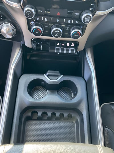 2022 RAM 1500 Laramie Crew Cab 4x4 5'7' Box