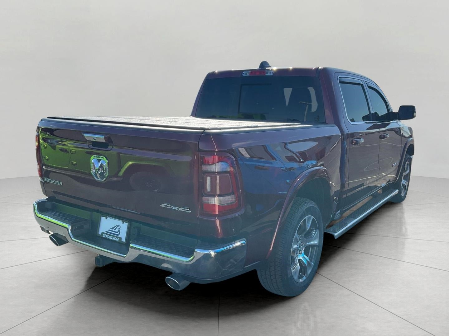 2022 RAM 1500 Laramie Crew Cab 4x4 5'7' Box