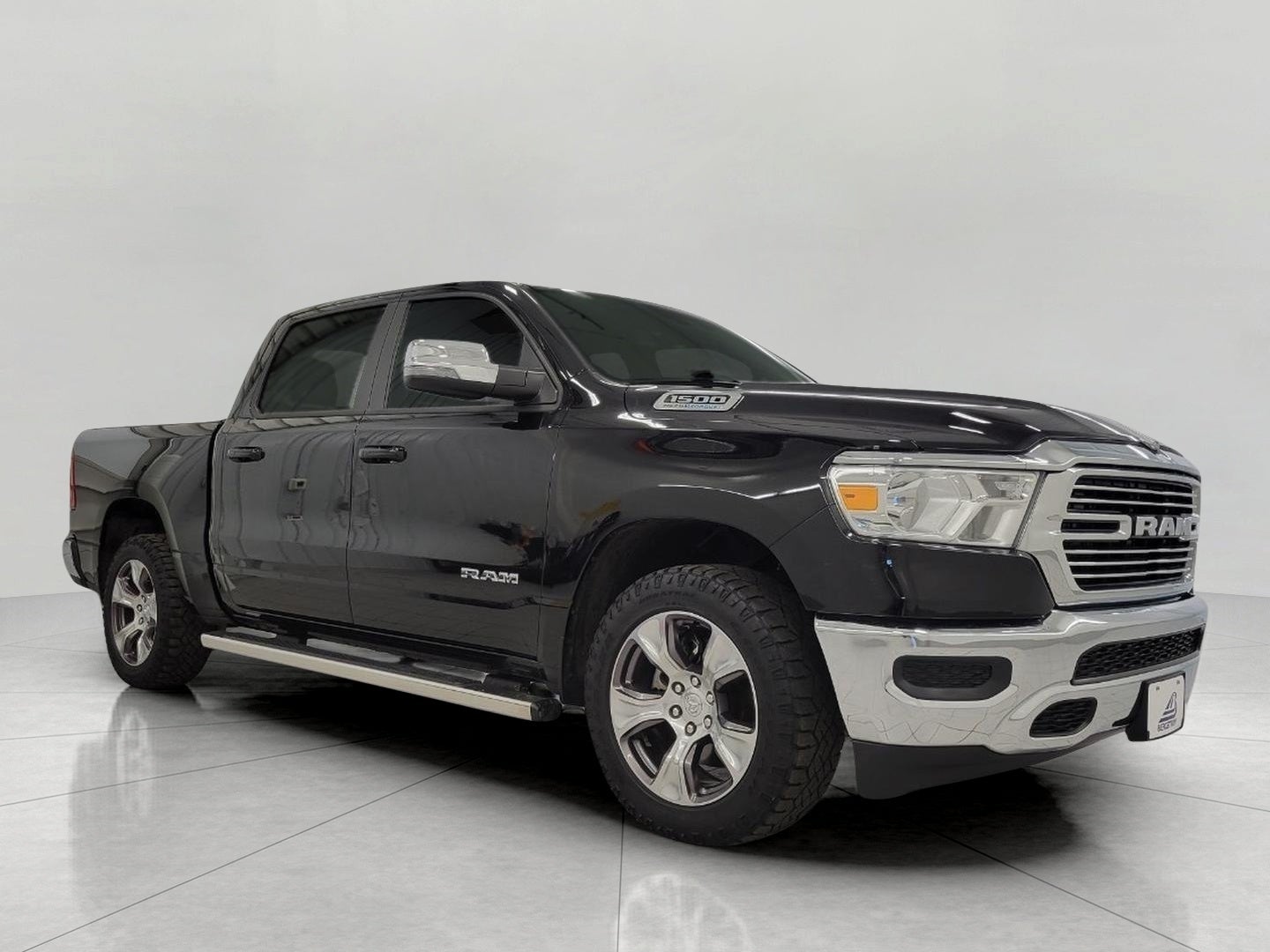 2023 RAM 1500 Laramie Crew Cab 4x4 5'7' Box
