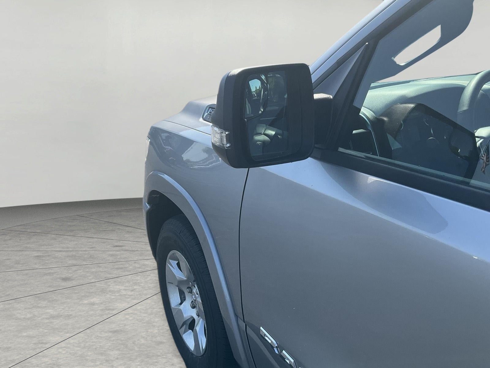2025 RAM 1500 Big Horn Crew Cab 4x4 6'4' Box