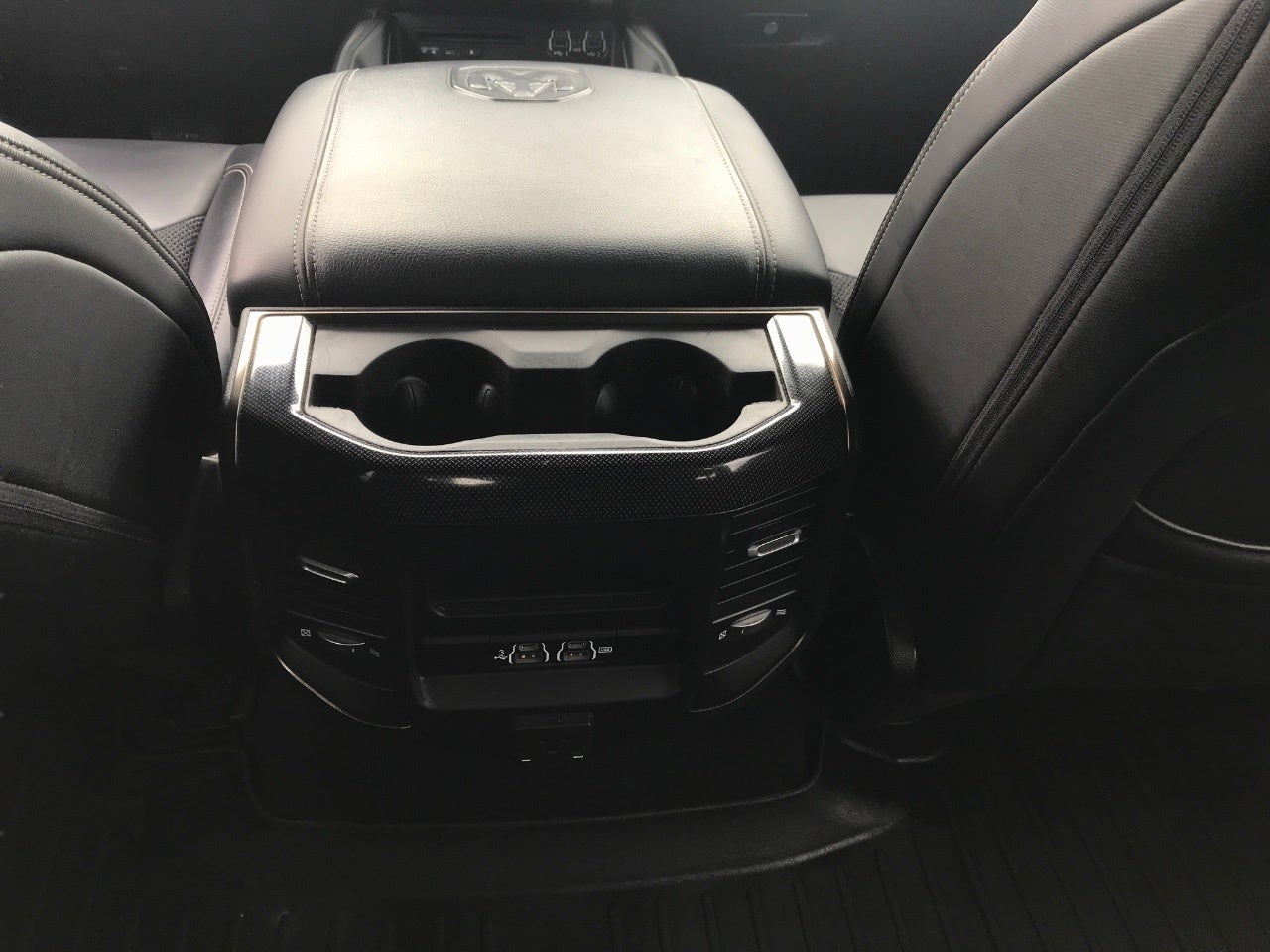 2019 RAM 1500 SPORT