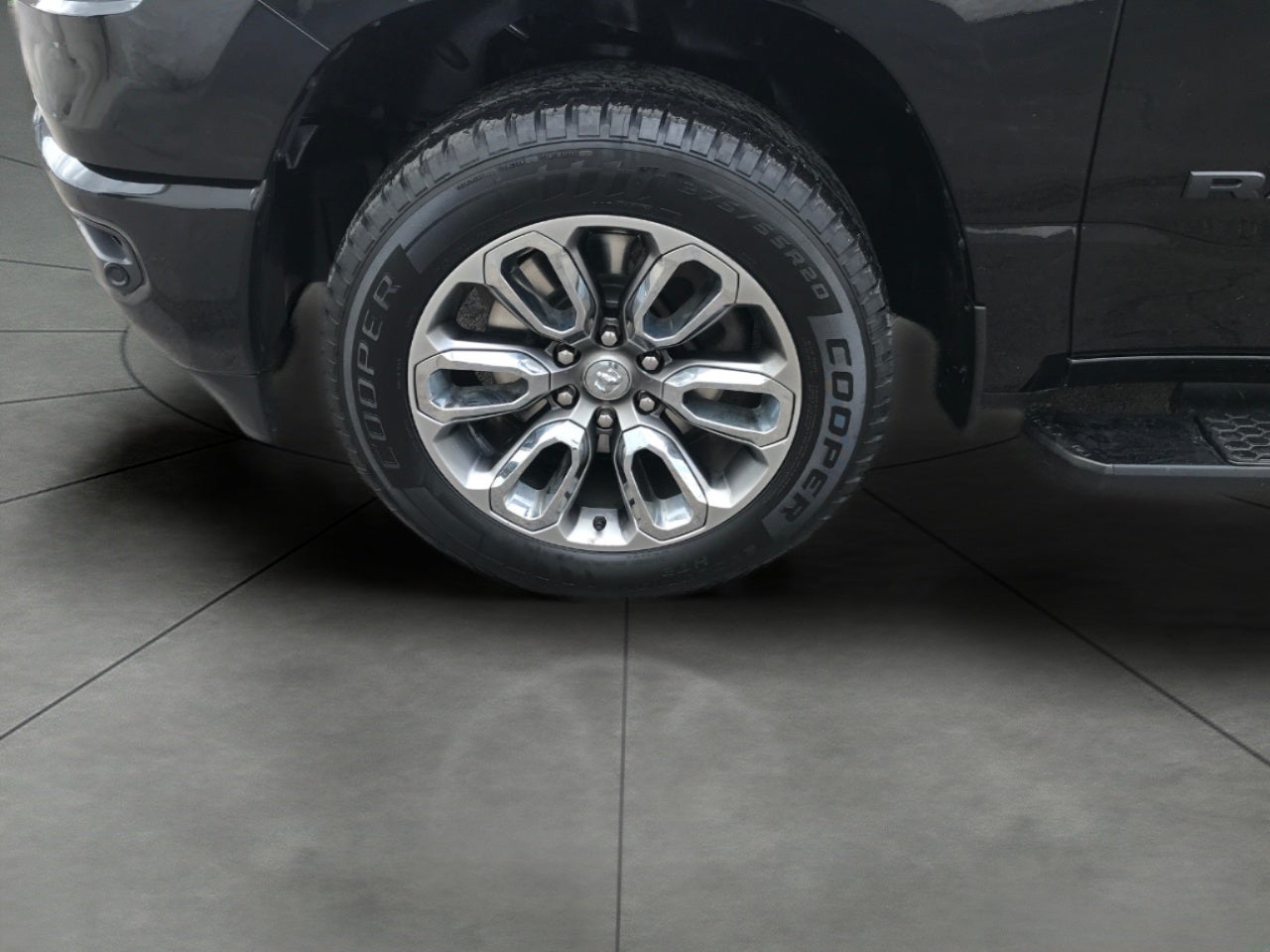 2019 RAM 1500 SPORT