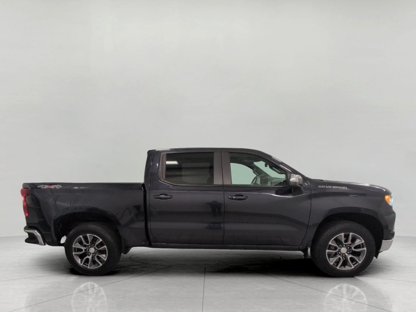 2024 Chevrolet Silverado 1500 4WD Crew Cab Short Bed LT with 2FL