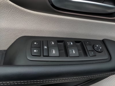 2024 Chrysler Voyager LX