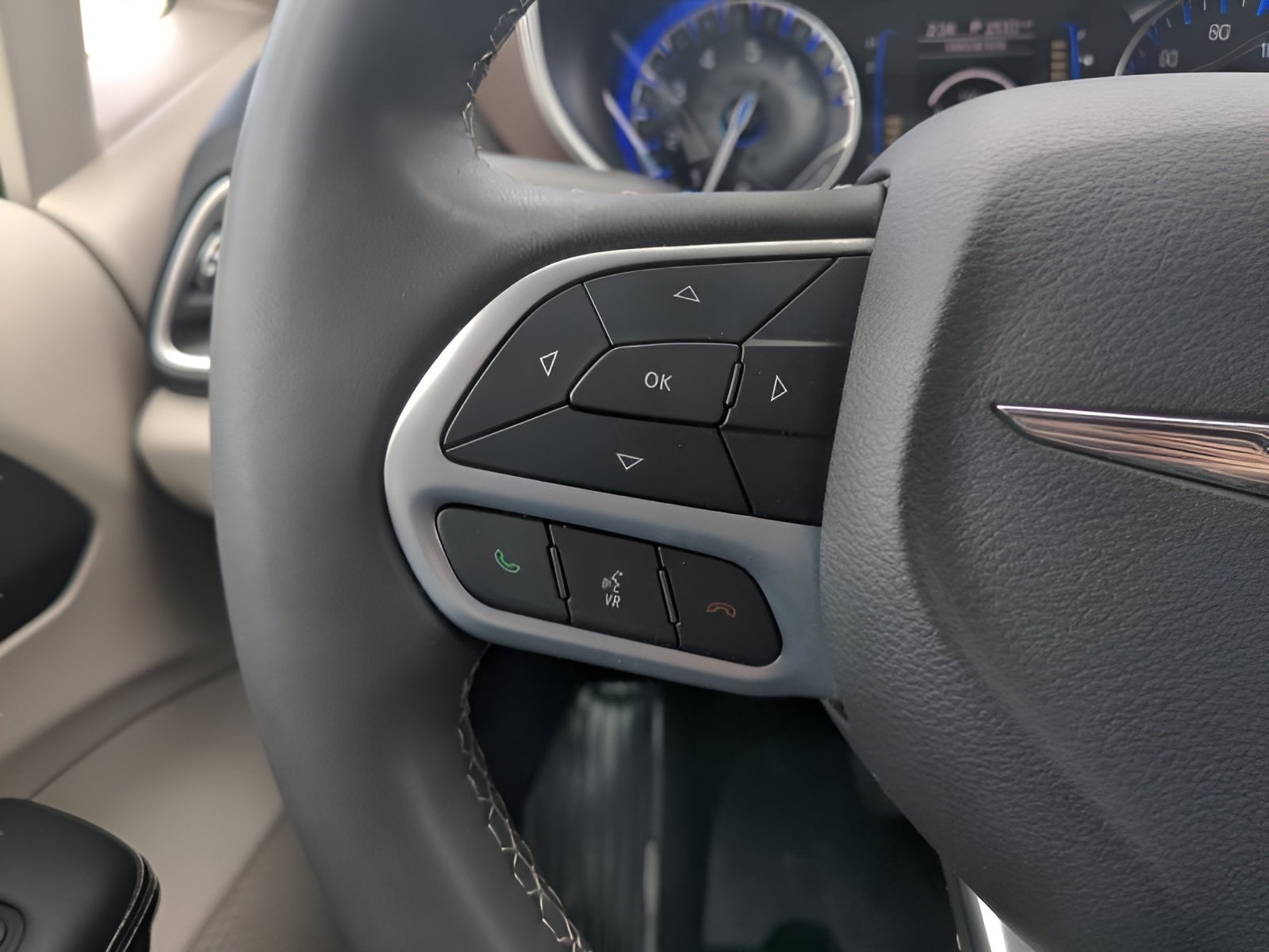 2024 Chrysler Voyager LX