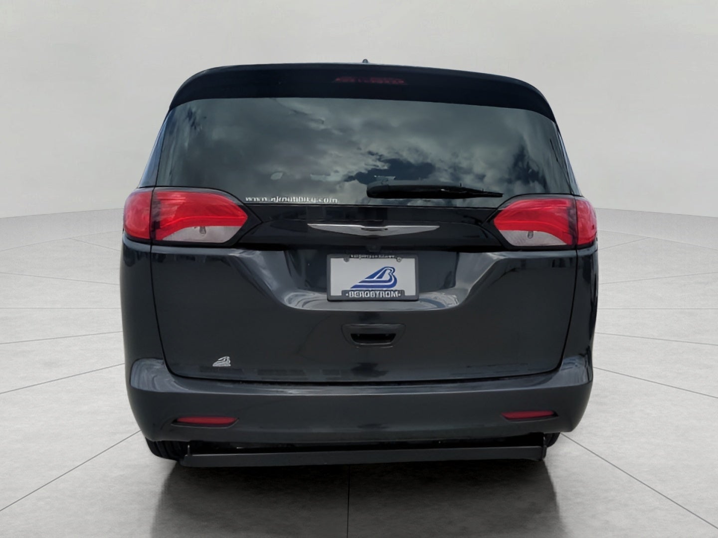 2024 Chrysler Voyager LX