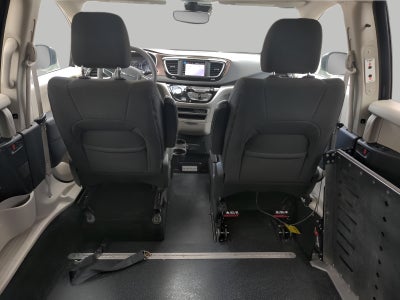 2024 Chrysler Voyager LX