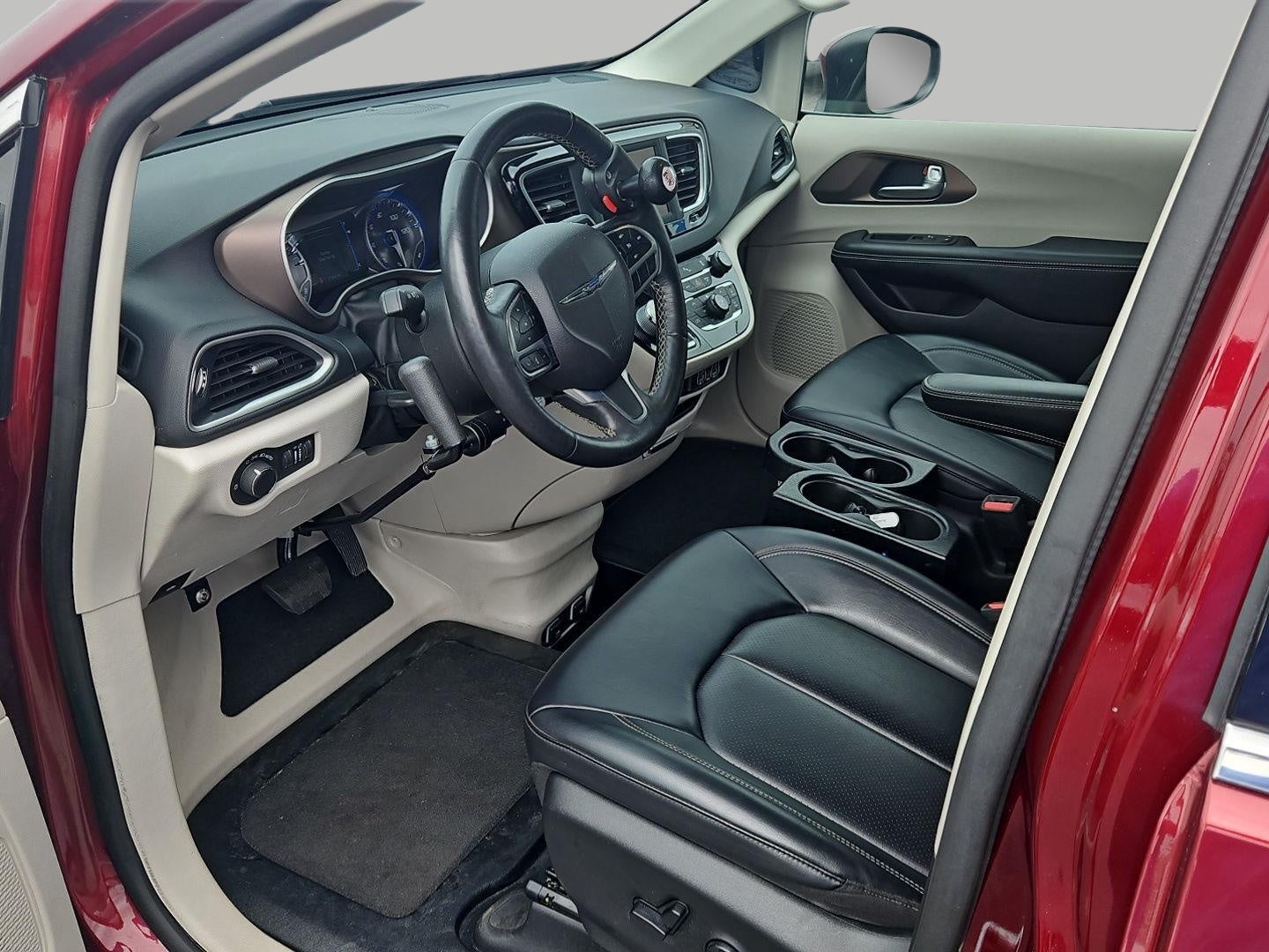 2021 Chrysler Voyager LXI FWD