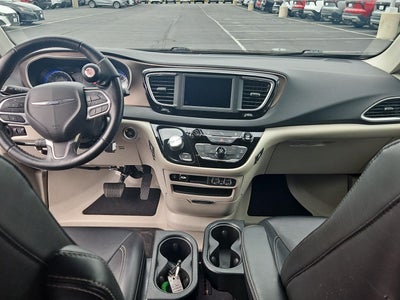 2021 Chrysler Voyager LXI FWD