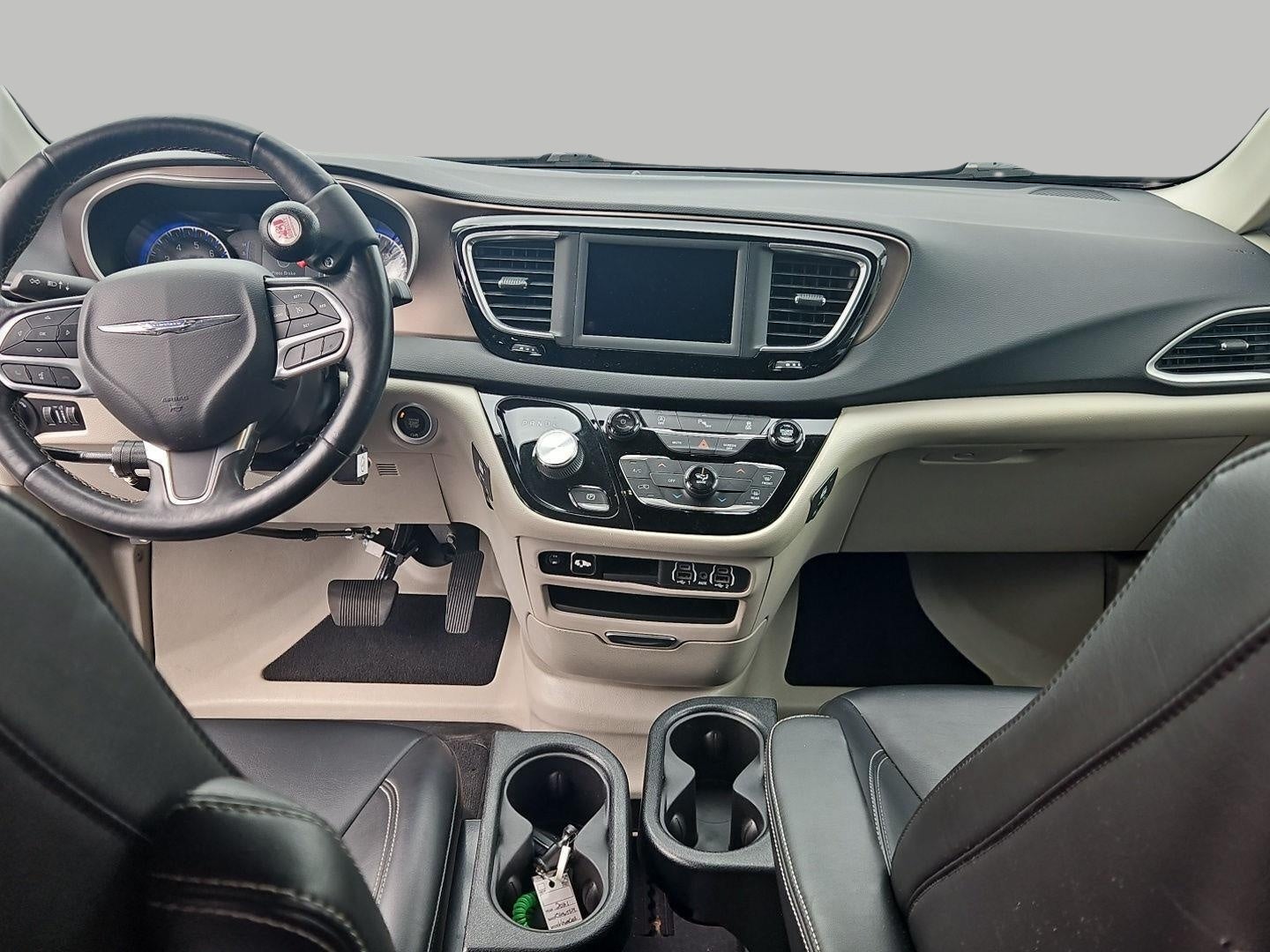 2021 Chrysler Voyager LXI FWD