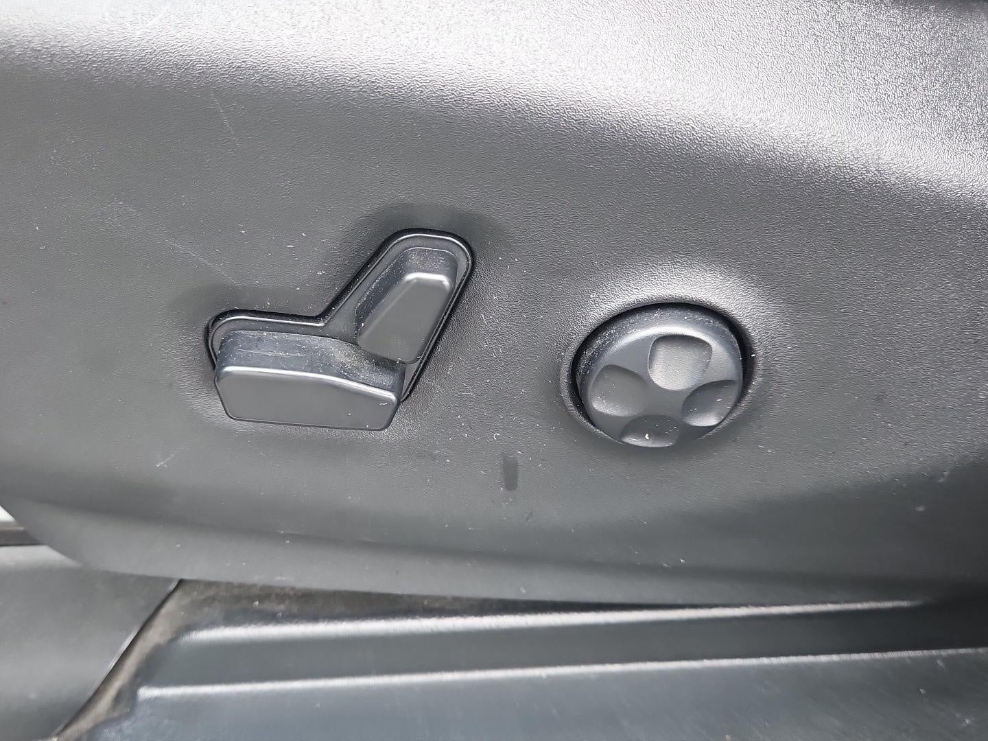 2021 Chrysler Voyager LXI FWD