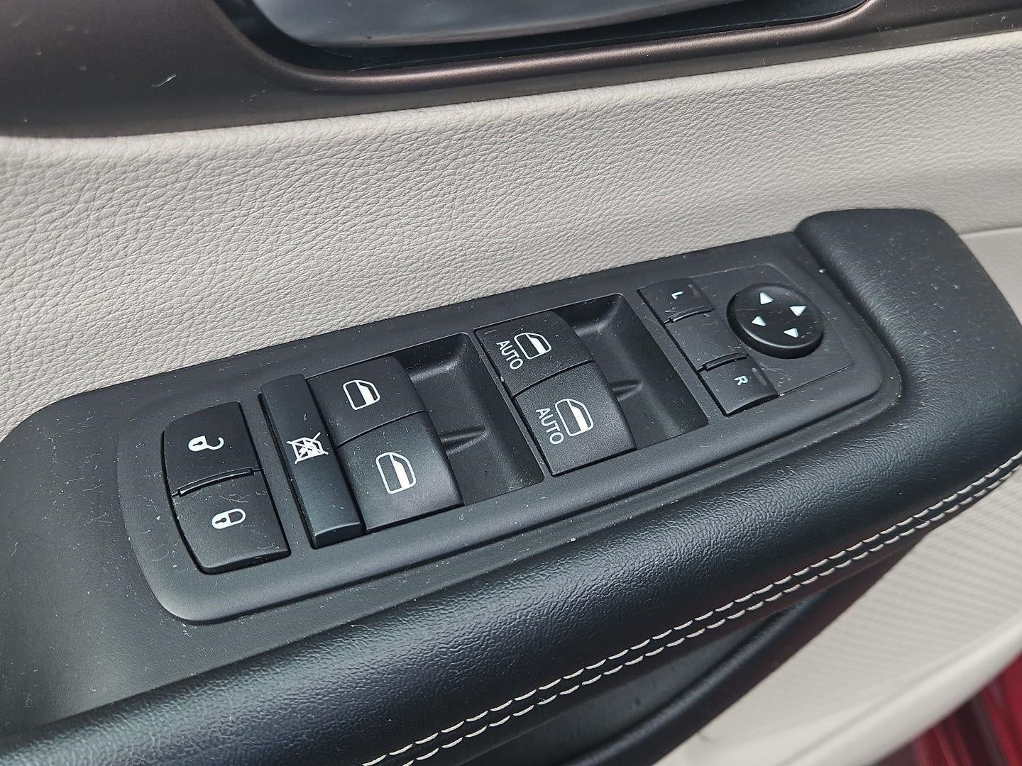 2021 Chrysler Voyager LXI FWD
