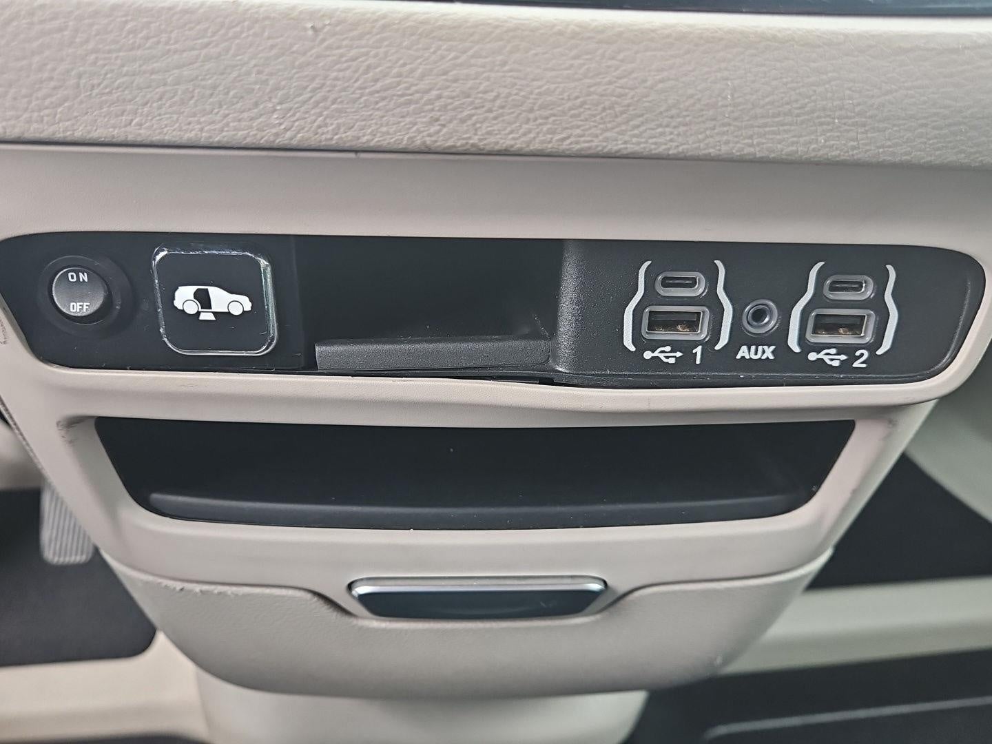 2021 Chrysler Voyager LXI FWD