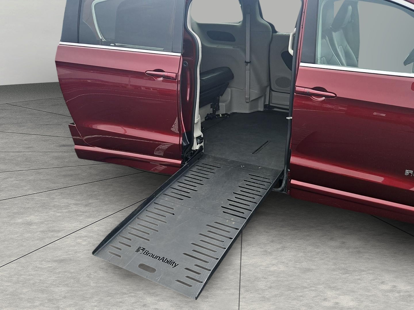 2021 Chrysler Voyager LXI FWD