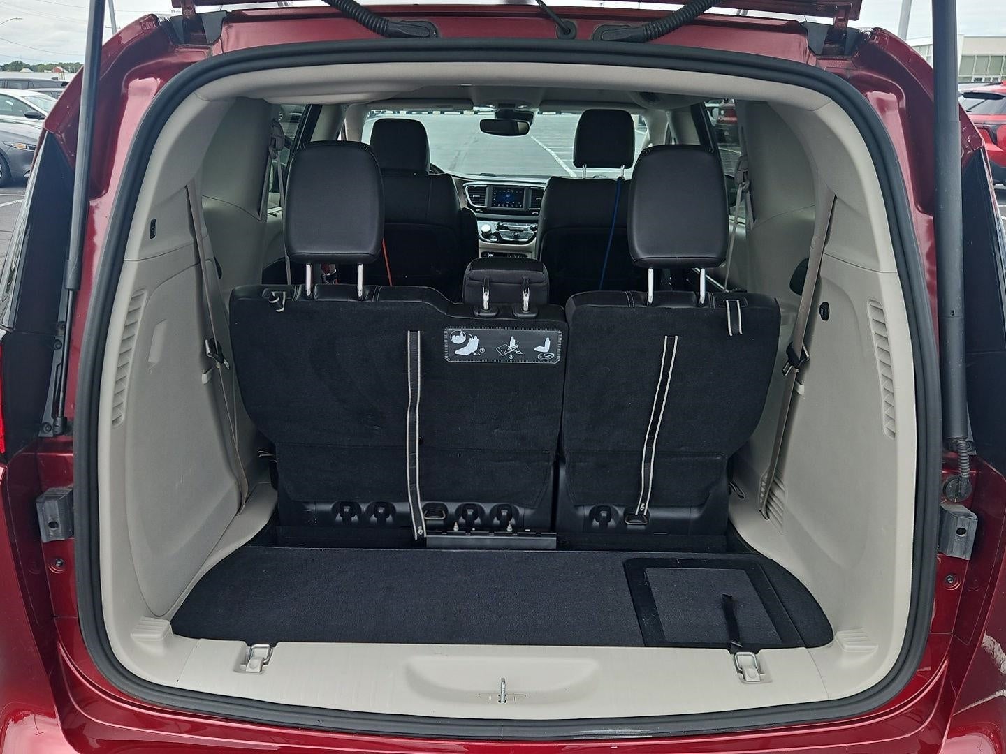 2021 Chrysler Voyager LXI FWD