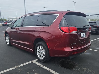 2021 Chrysler Voyager LXI FWD