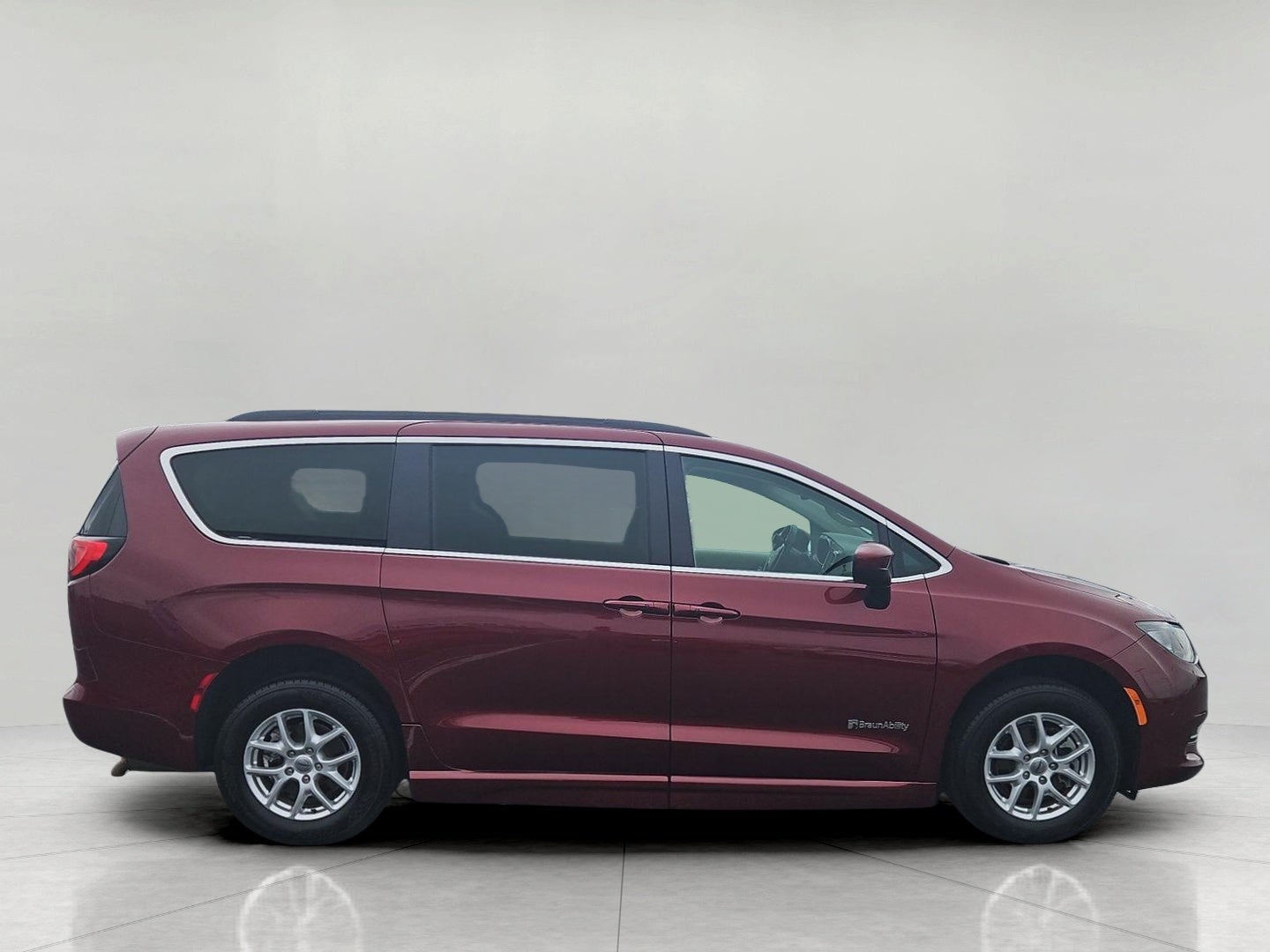 2021 Chrysler Voyager LXI FWD