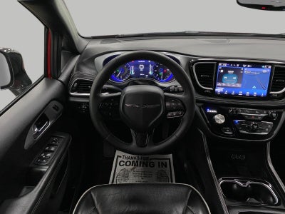 2025 Chrysler Pacifica Limited FWD
