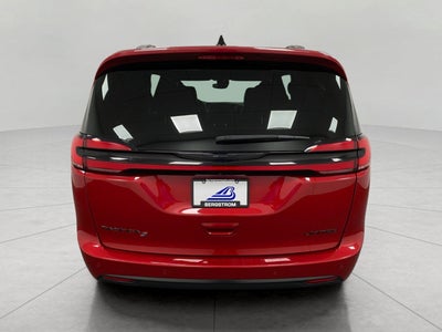 2025 Chrysler Pacifica Limited FWD