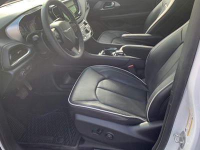 2025 Chrysler Pacifica Limited AWD