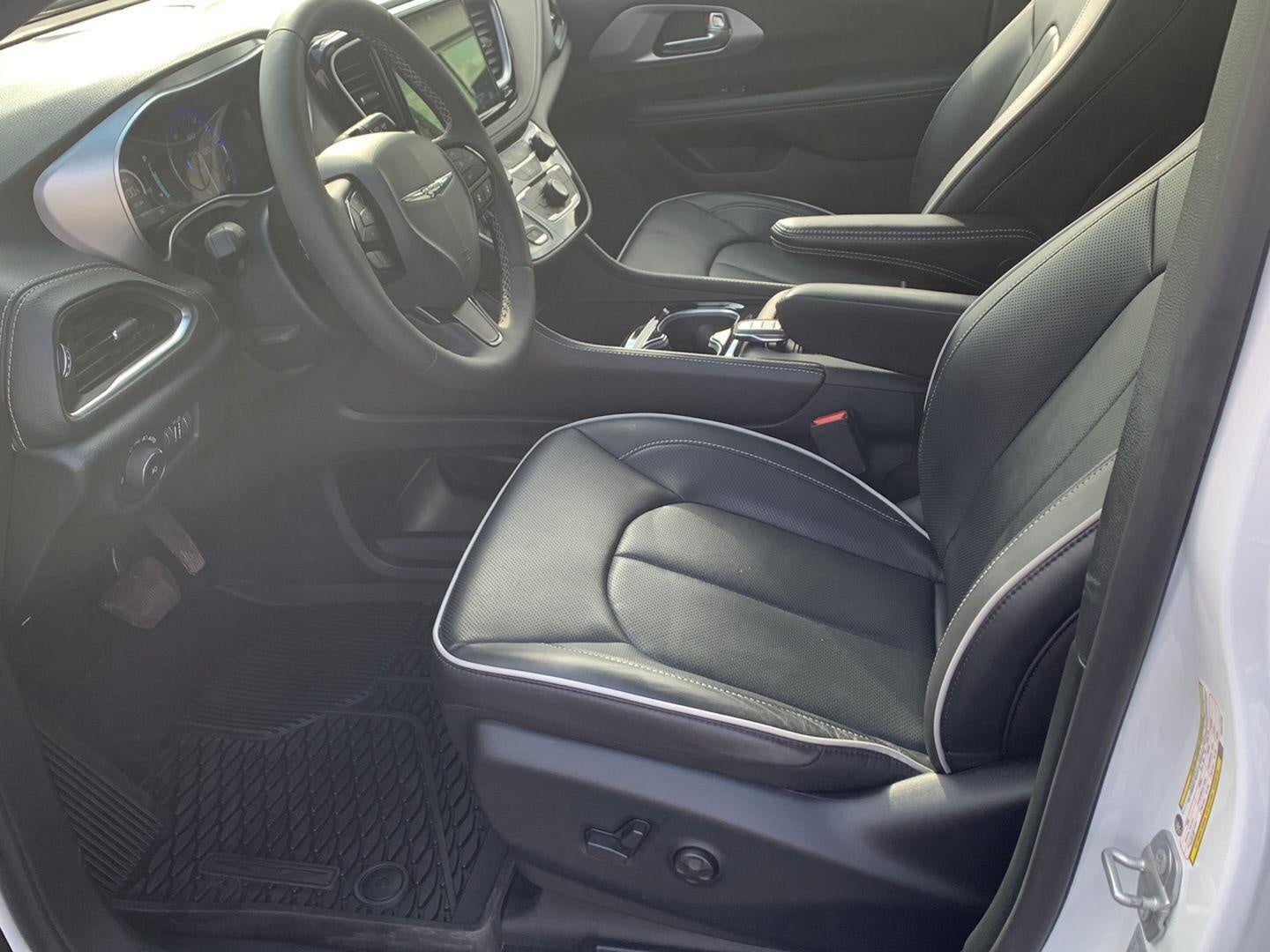 2025 Chrysler Pacifica Limited AWD