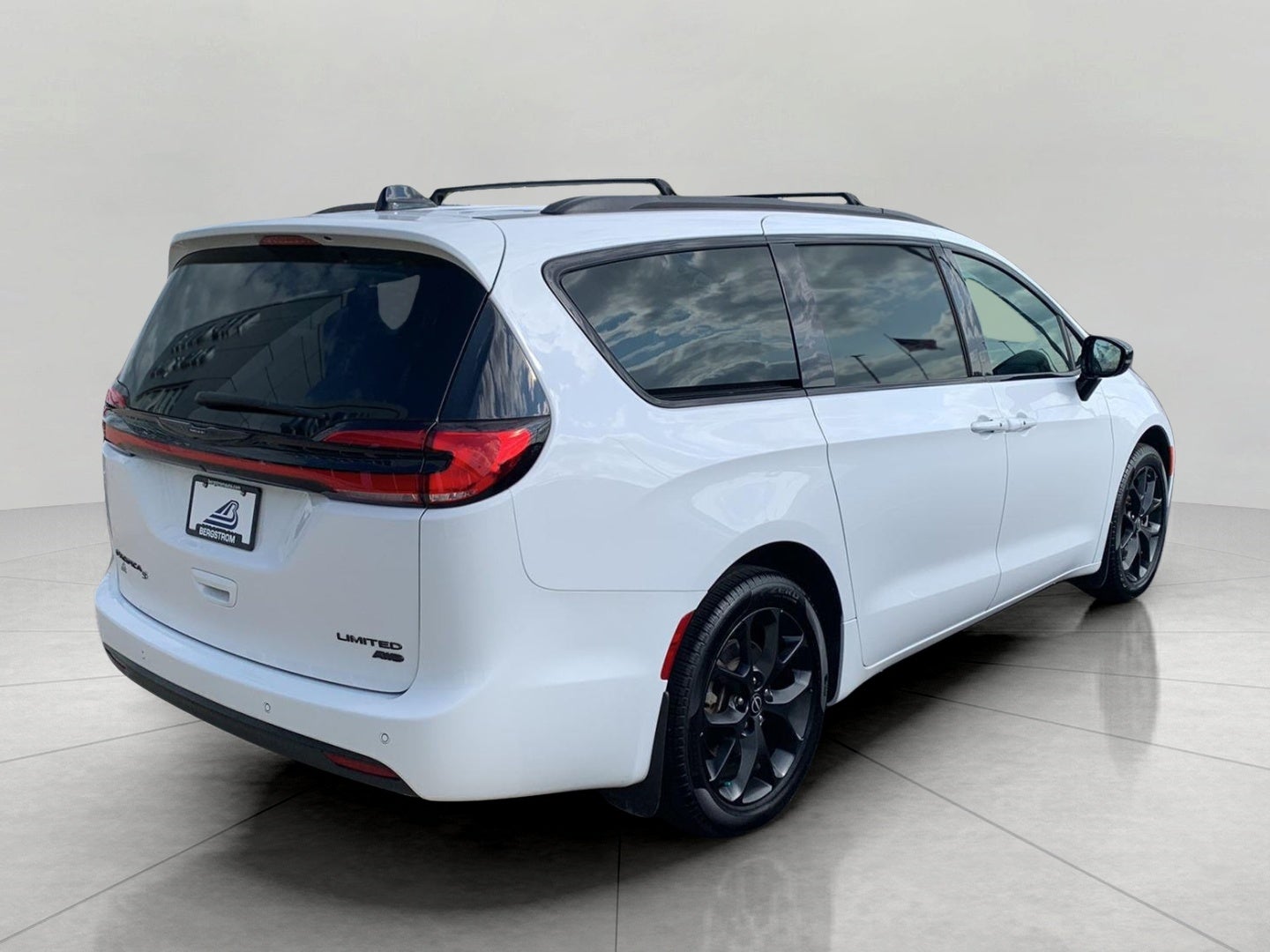 2025 Chrysler Pacifica Limited AWD