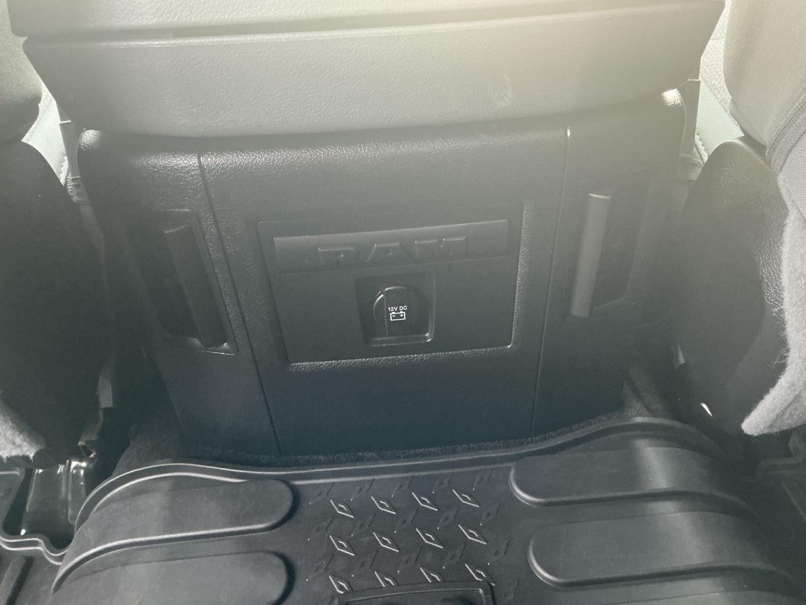2017 RAM 1500 Big Horn Crew Cab 4x4 5'7' Box