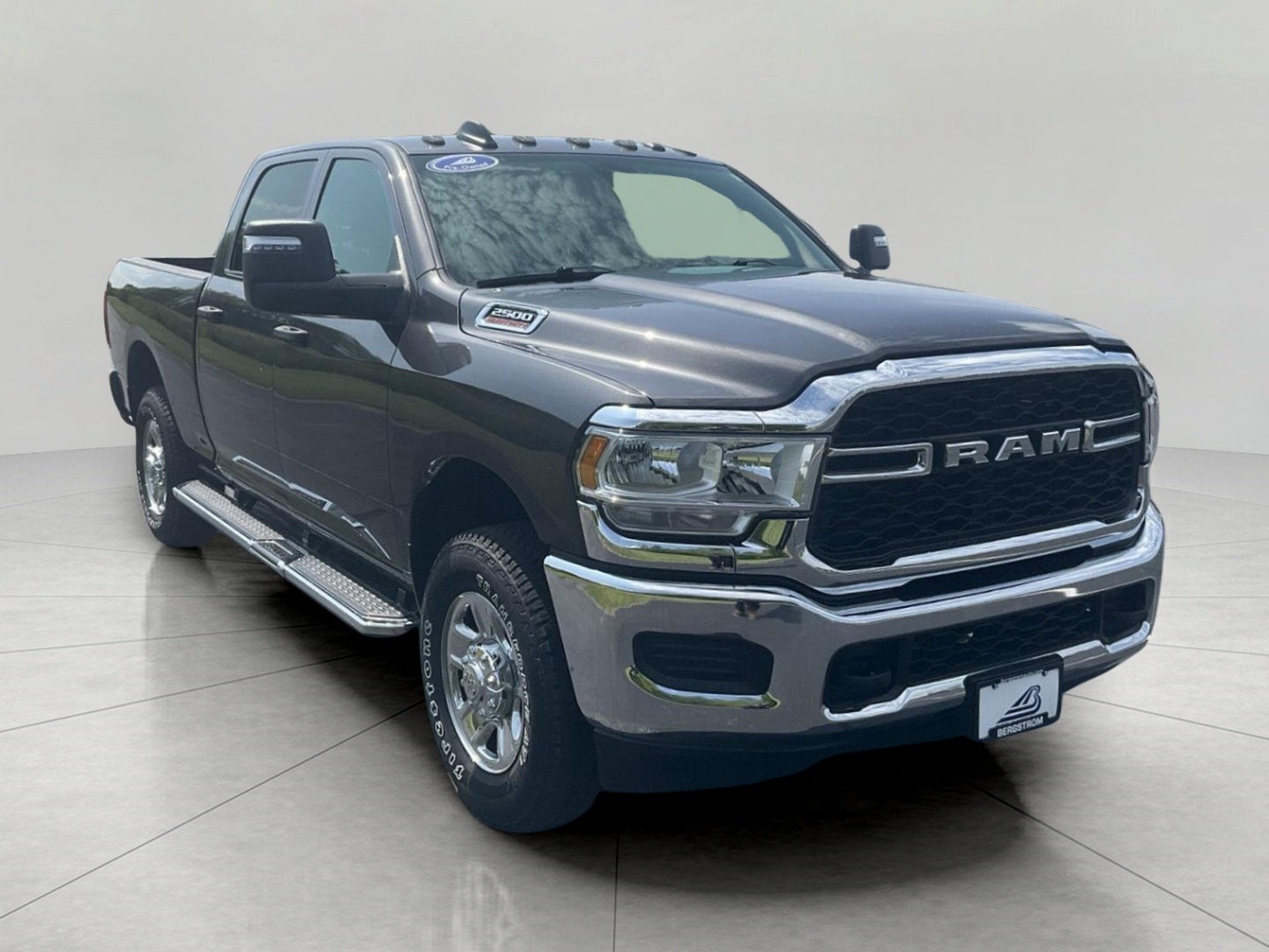 2024 RAM 2500 Tradesman Crew Cab 4x4 6'4' Box
