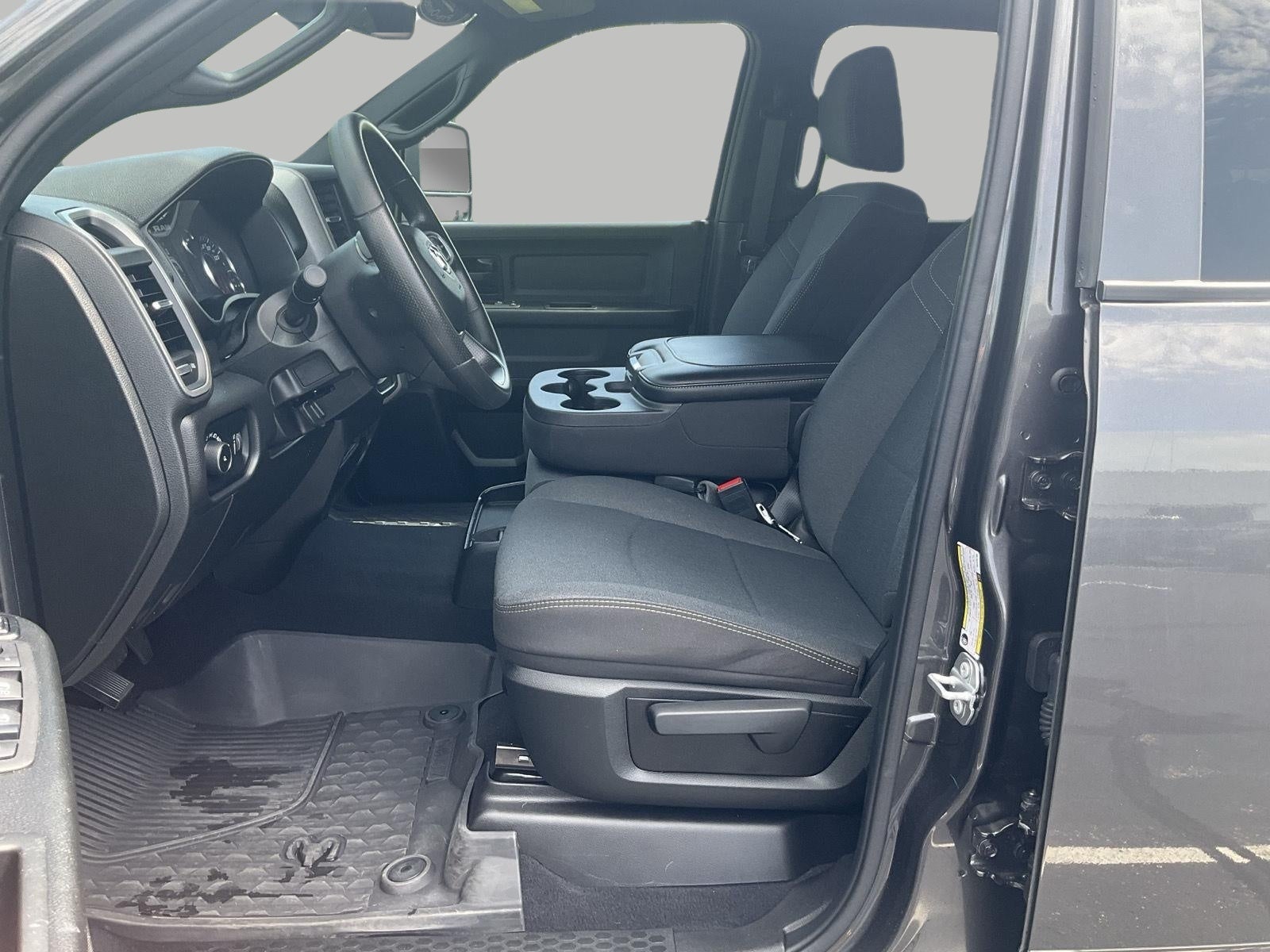 2024 RAM 2500 Tradesman Crew Cab 4x4 6'4' Box